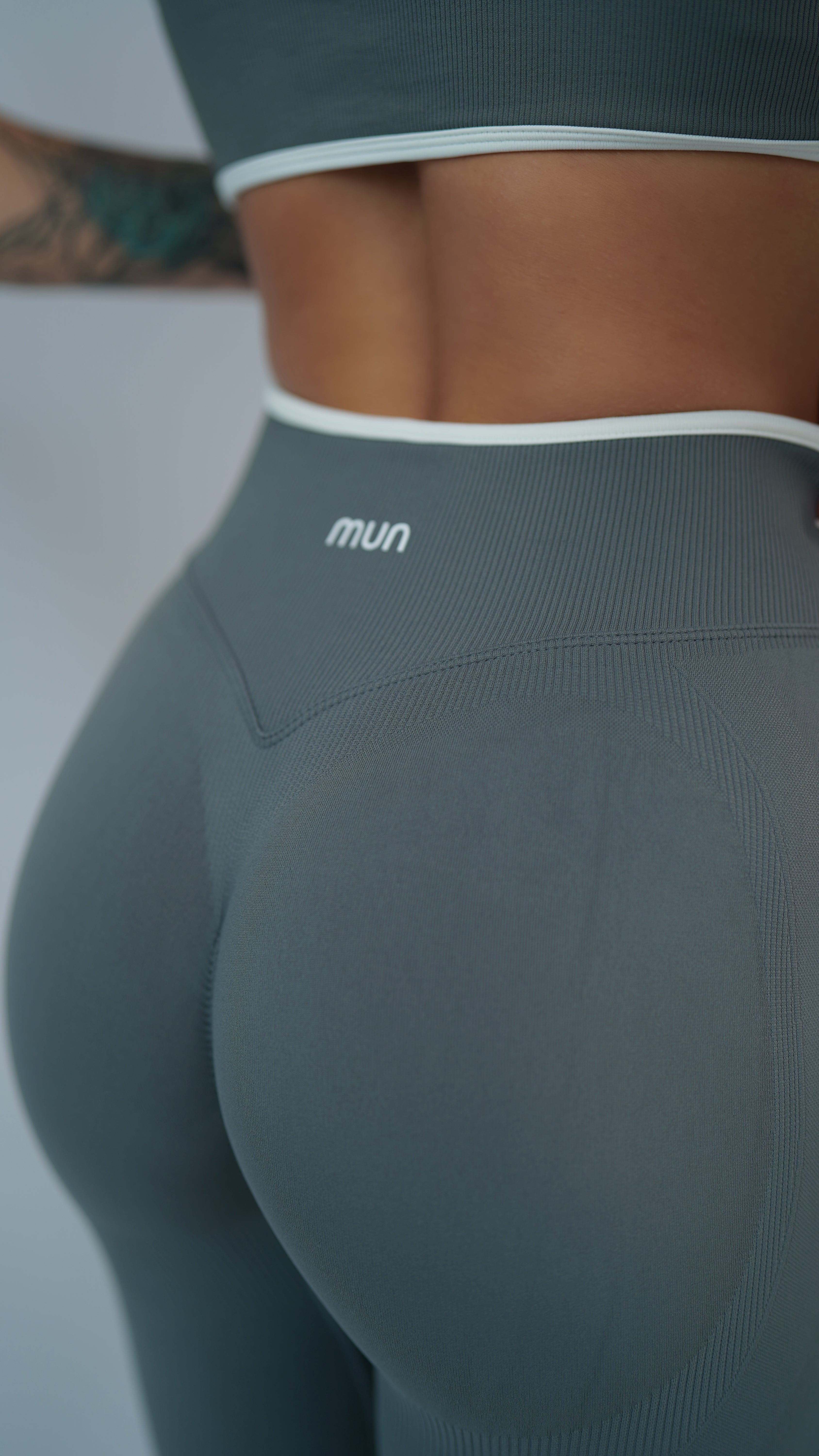 Mun Desire Leggings