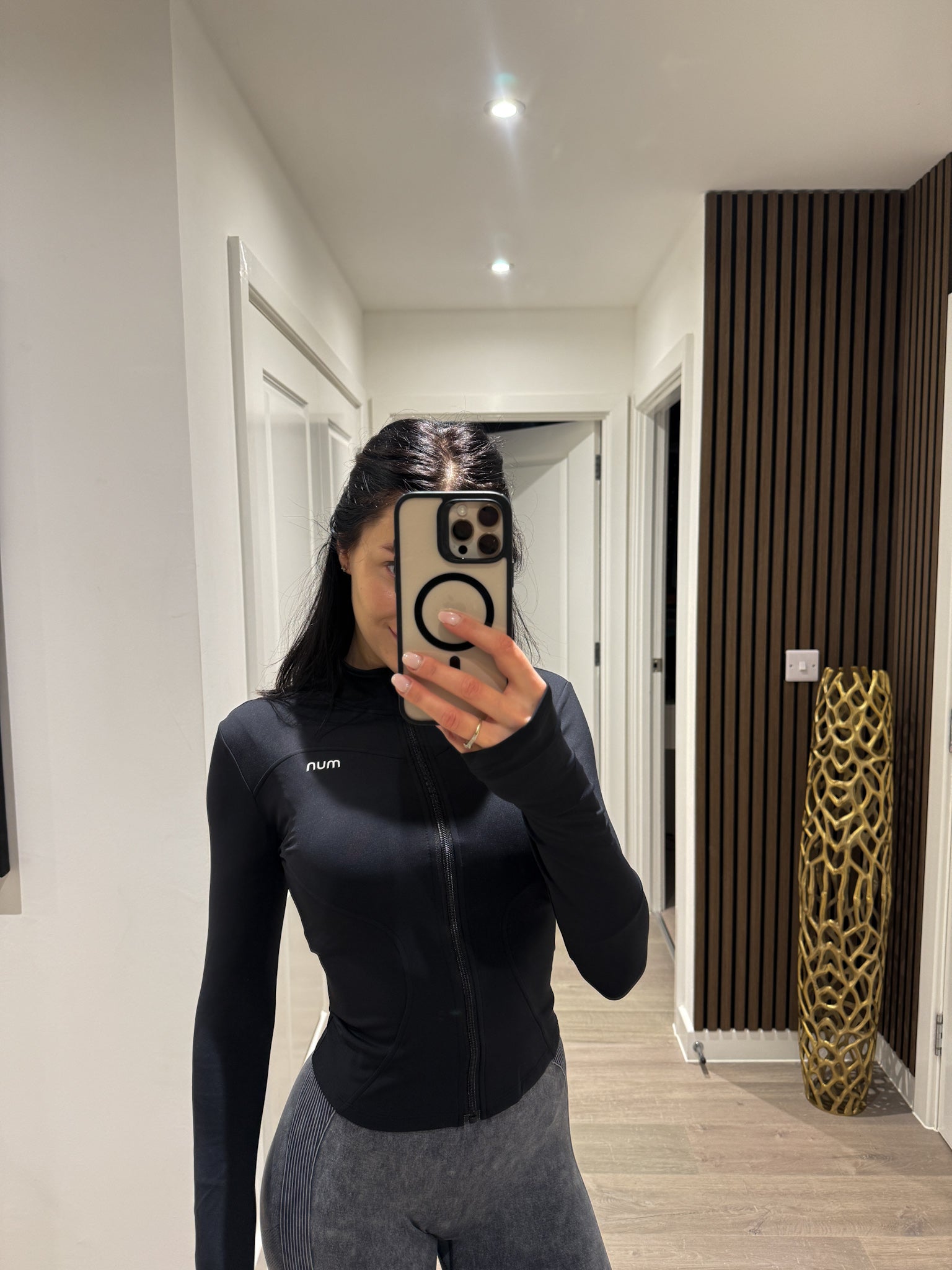 Long-sleeve zip jacket