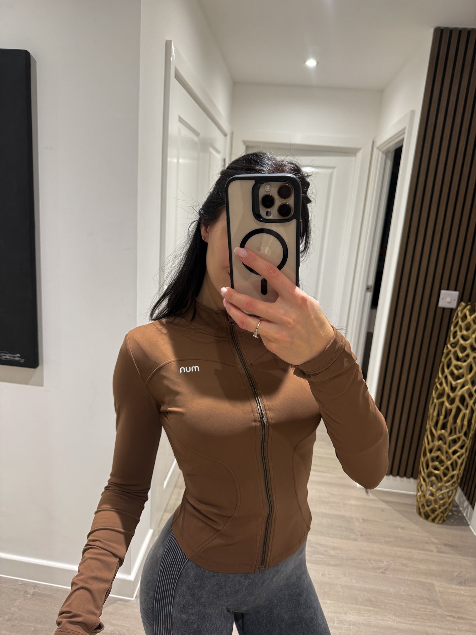 Long-sleeve zip jacket